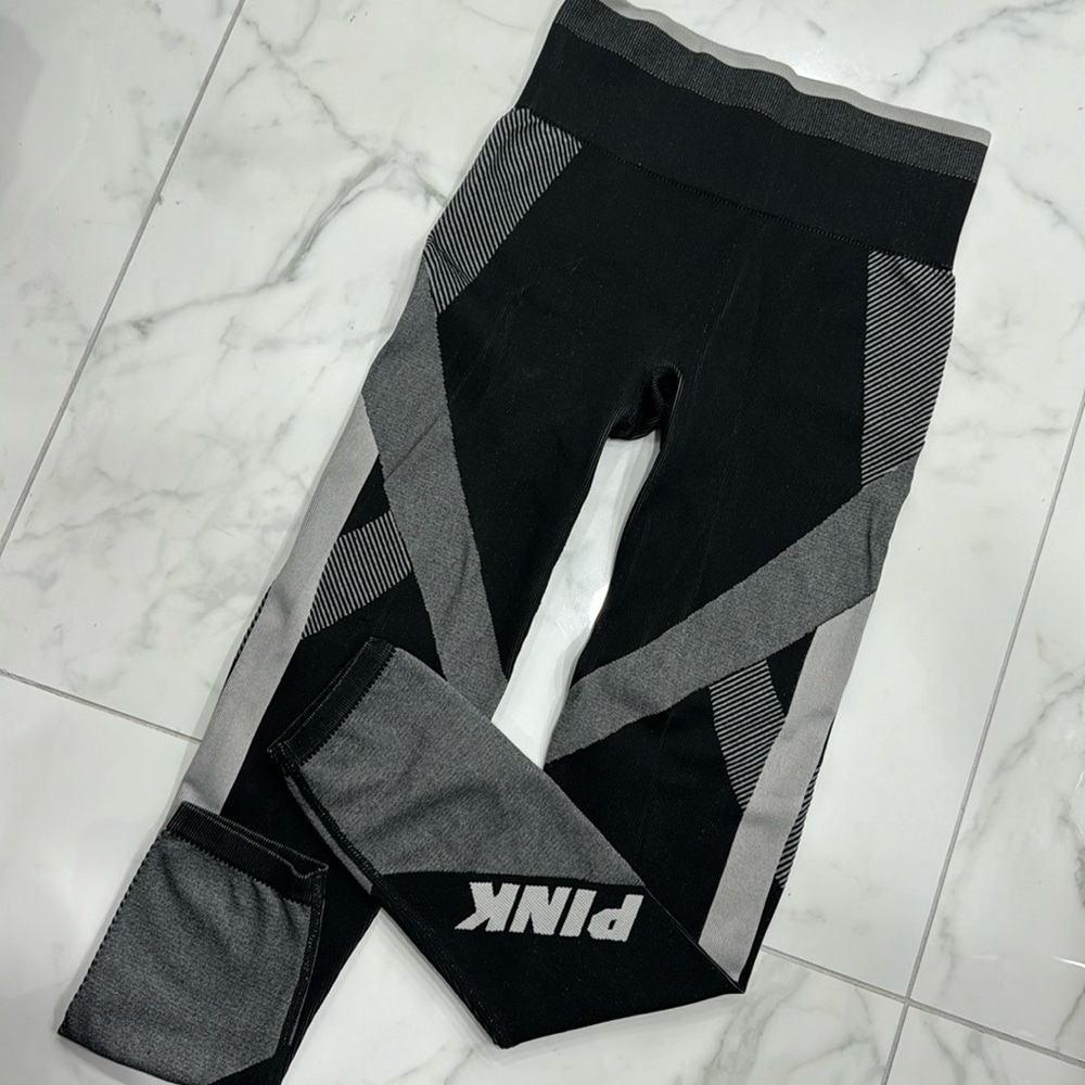 VS Pink leggings